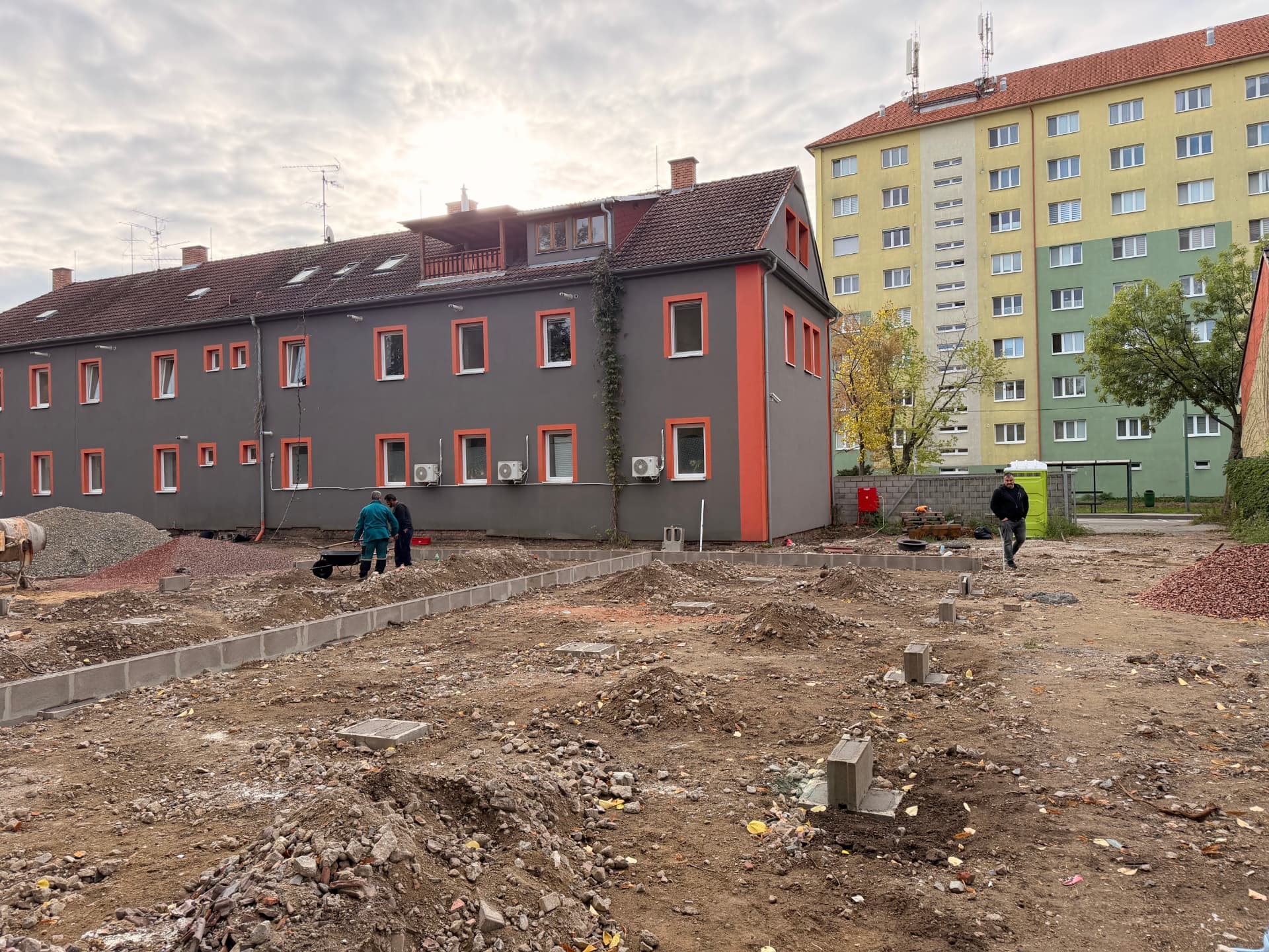 Výstavba garážového areálu U Cihelny v Hodoníně